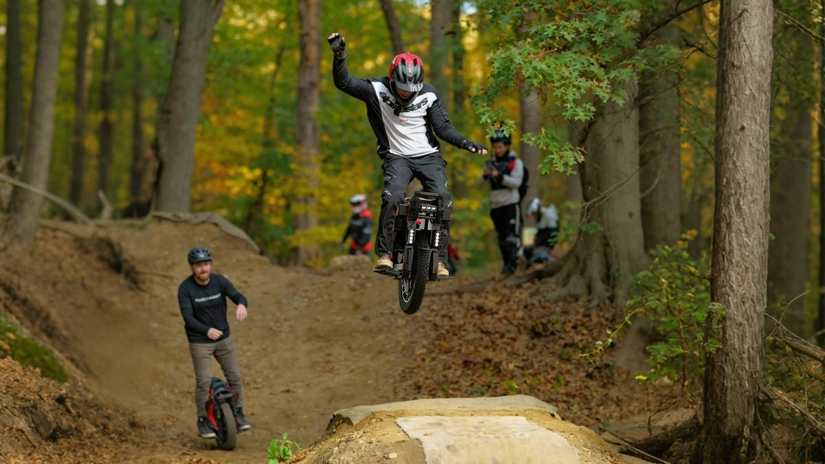 KingSong F18 race rider in off-road competition